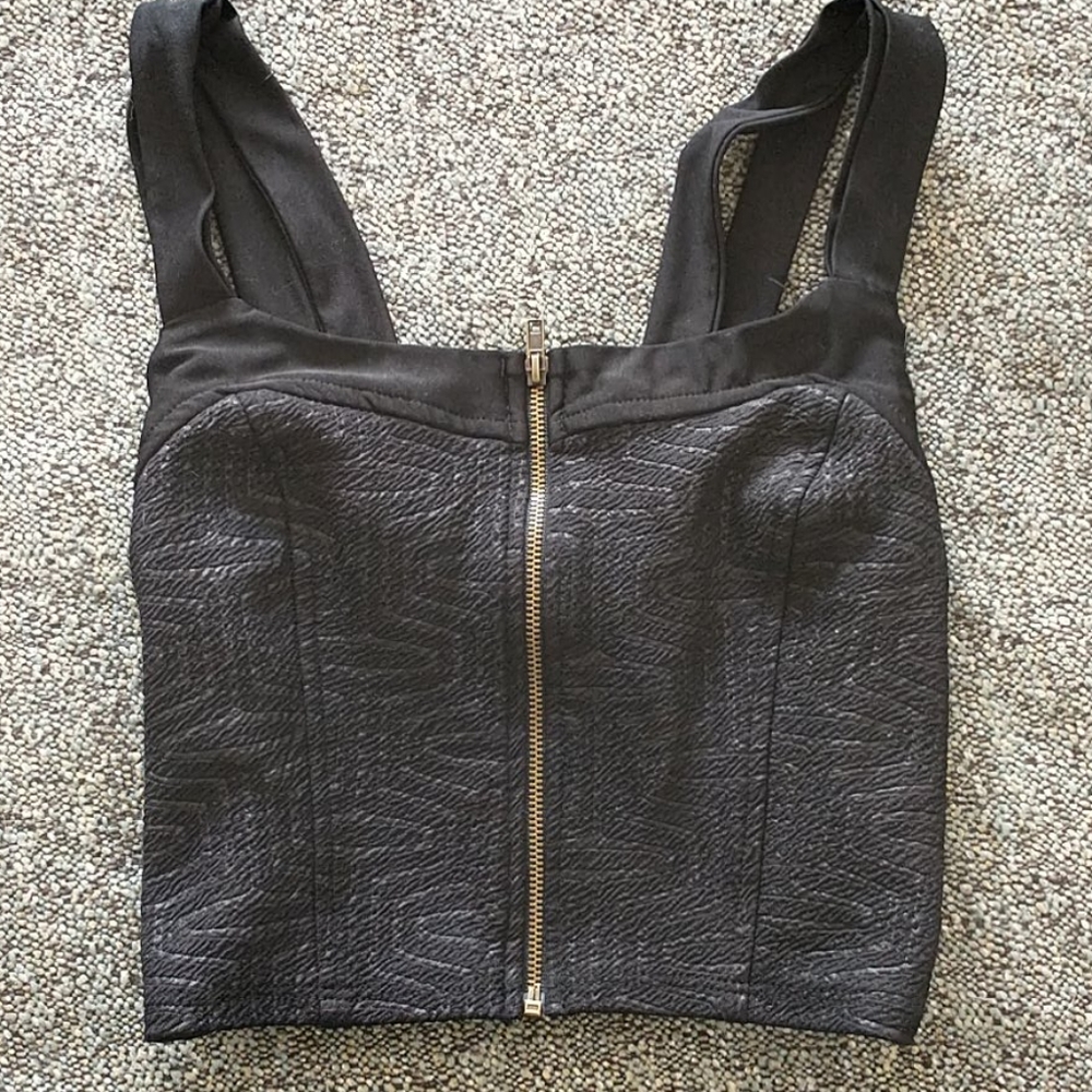 Crop top with zipper